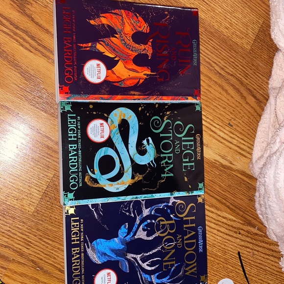 Shadow and bone trilogy- brand new- never read. - Picture 3 of 3